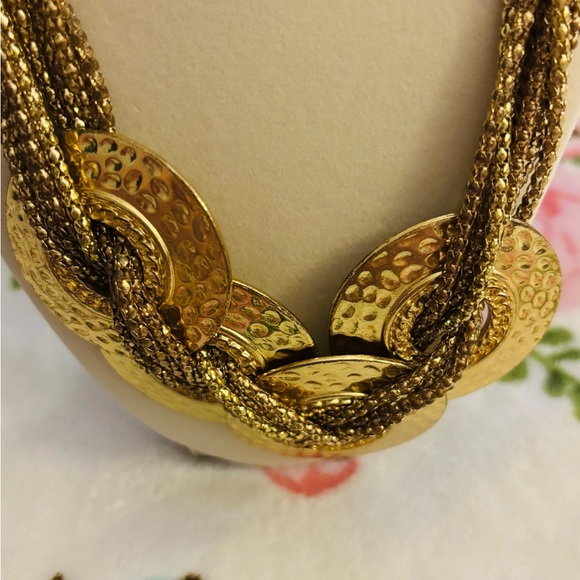 Gold color statement necklace - Picture 2 of 4